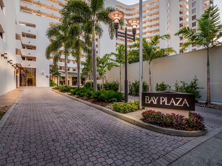 Property Photo:  1255 N Gulfstream Avenue 1101  FL 34236 