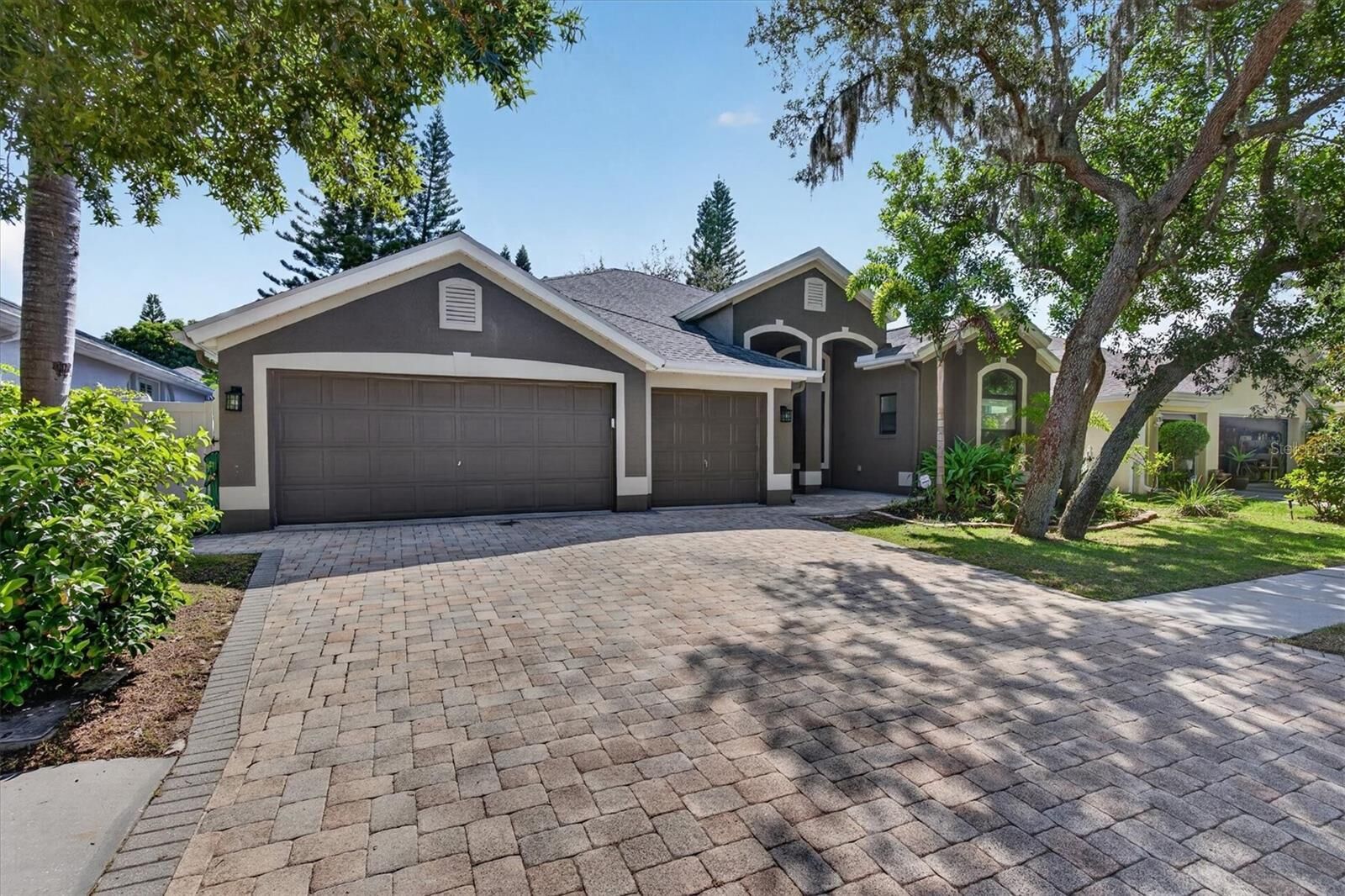 Property Photo: 1809 Longview Lane FL 34689