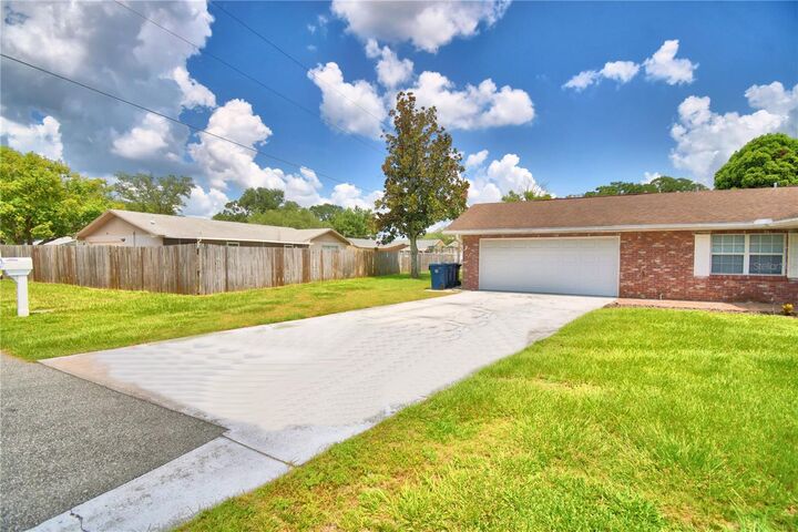 Property Photo: 1206 Susan Lane FL 33823