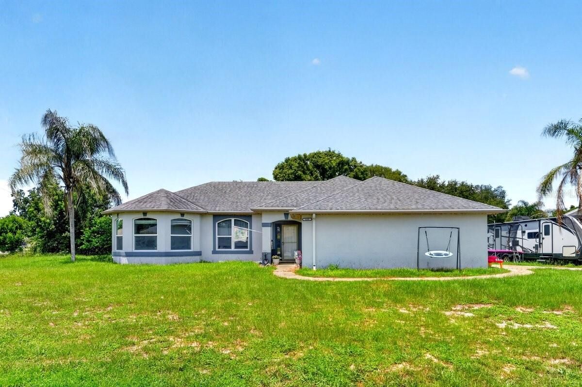 Property Photo: 800 Coltra Lane FL 32725