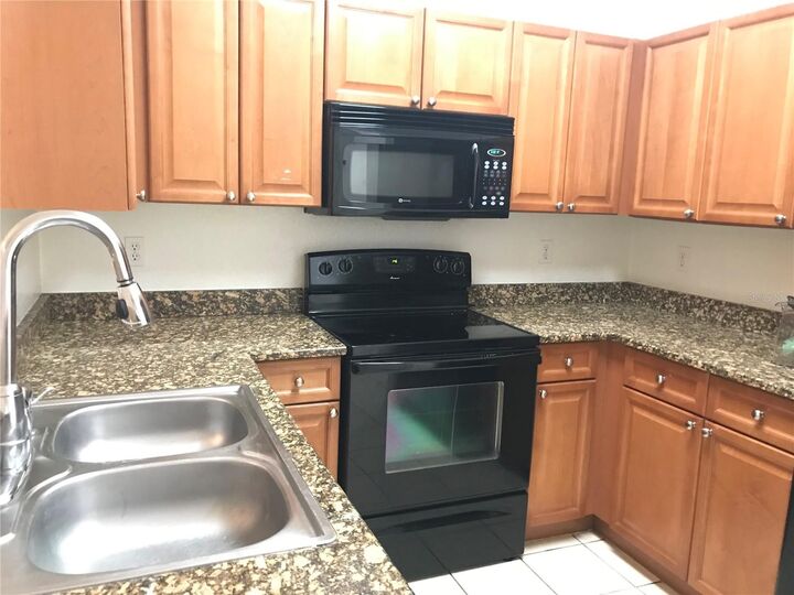 Property Photo:  2490 Lancien Court 4  FL 32826 