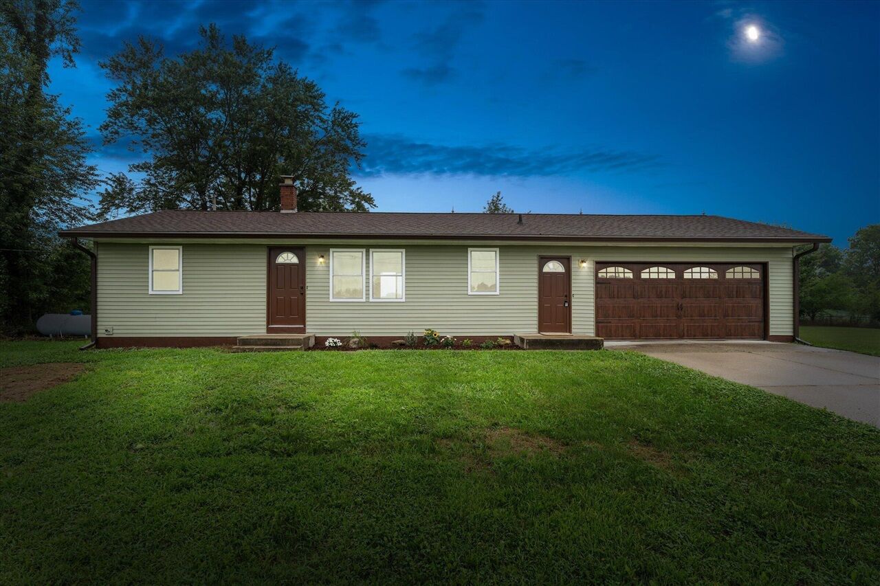 Property Photo: 69300 Kessington Road MI 49130-9624