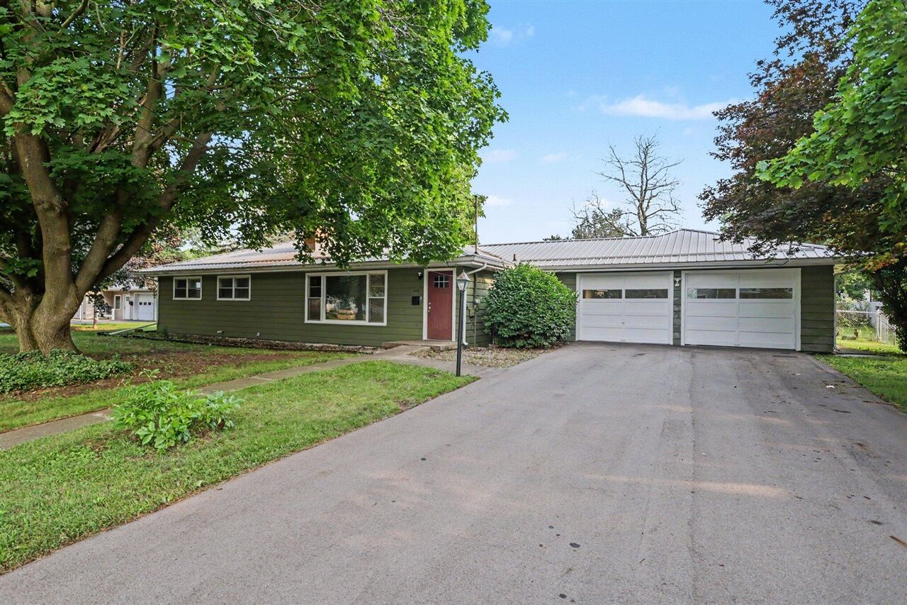 Property Photo: 410 Lake Street MI 49245-1028