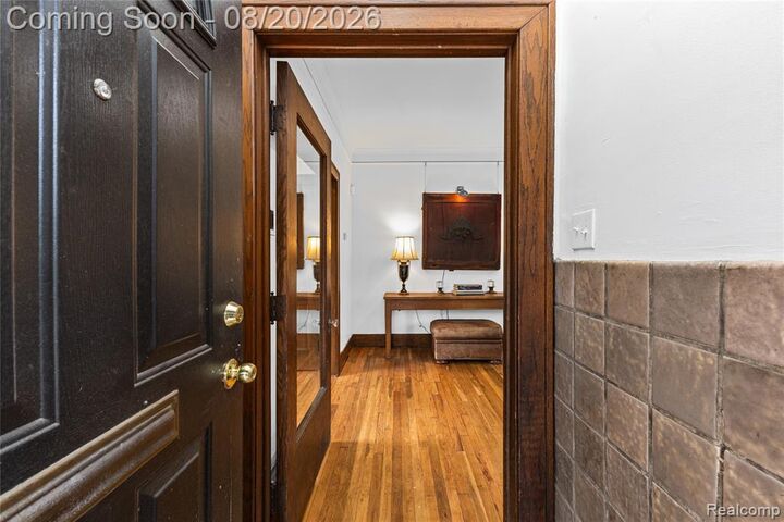 Property Photo: 712 Chalmers Street MI 48215 2955