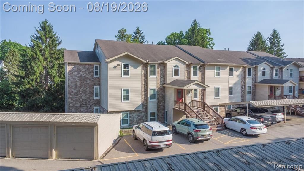Property Photo: 4929 Harbor Point Drive MI 48329 1732