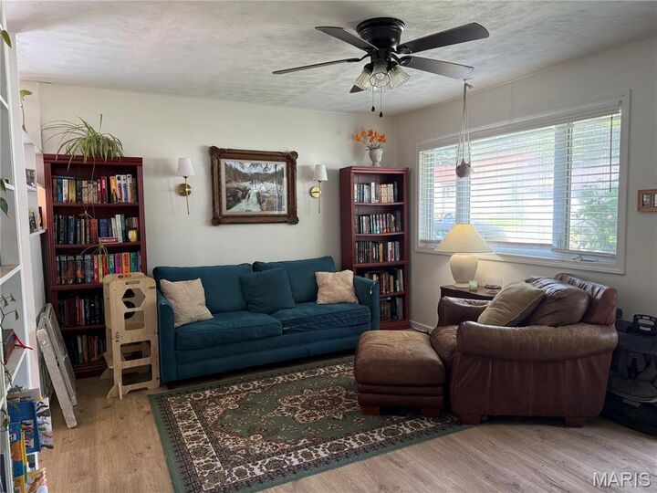 Property Photo:  720 E Main Street  IL 62246 