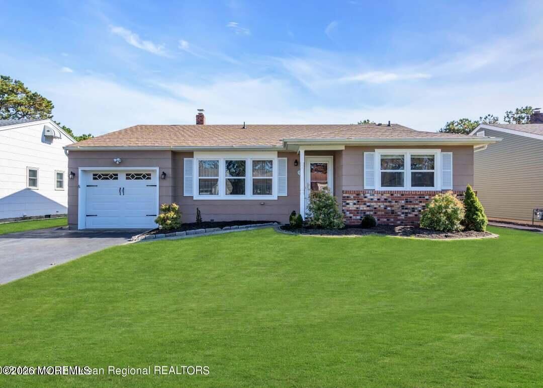 Property Photo:  44 Fairfield Road  NJ 08757 
