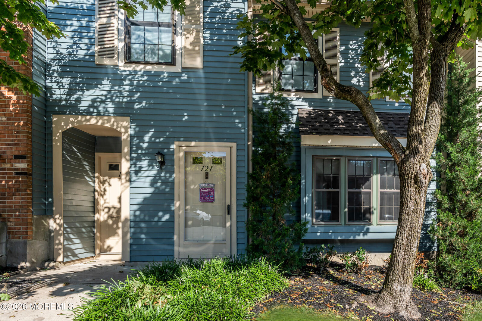 Property Photo:  121 Dumbarton Hill Court  NJ 07747 