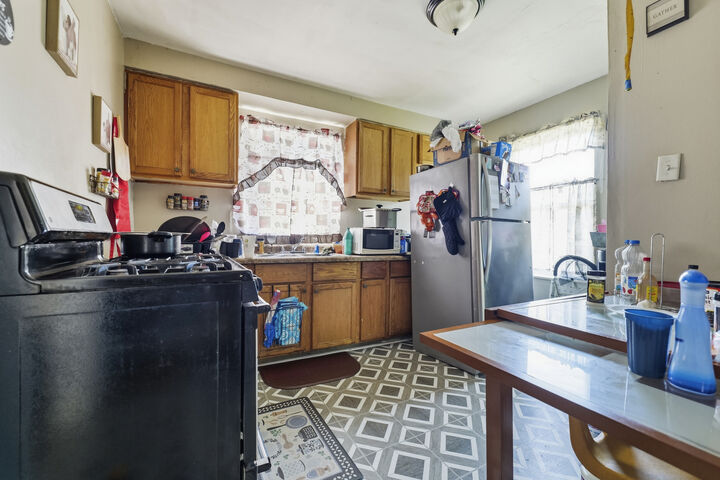 Property Photo: 10152 S Bensley Avenue IL 60617