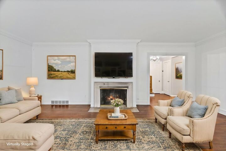 Property Photo: 1367 Lincoln Avenue S IL 60035