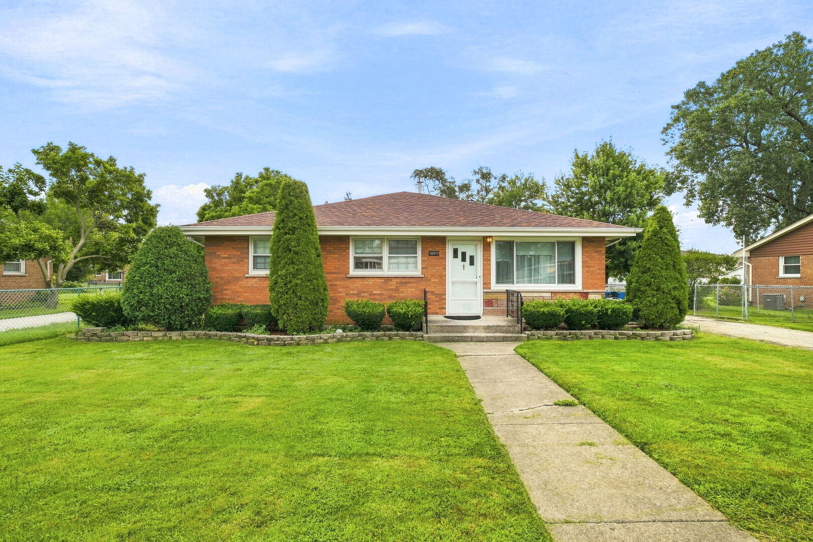 Property Photo:  10319 S 82nd Avenue  IL 60465 