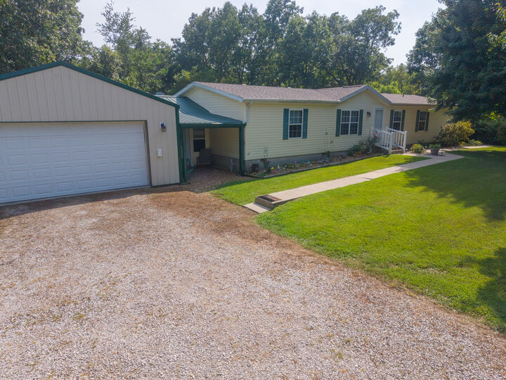 Property Photo:  572 Gerrish Road  IL 62875 