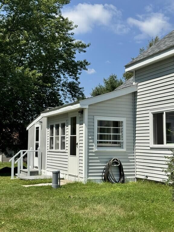 Property Photo:  909 Main Street  ME 04411 