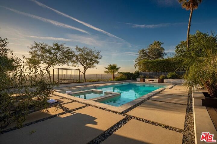 Property Photo:  2715 Edwin Place  CA 90046 