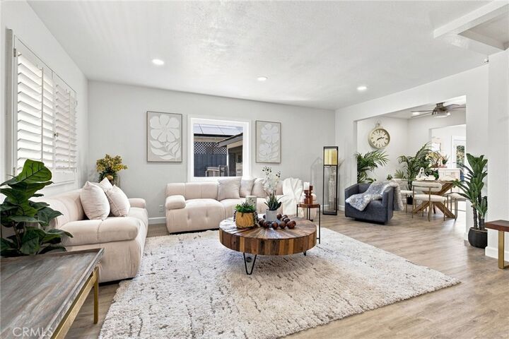 Property Photo:  5847 Texhoma Avenue  CA 91316 