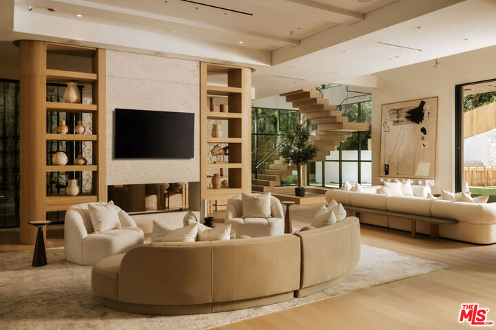 Property Photo:  2130 Mandeville Canyon Road  CA 90049 