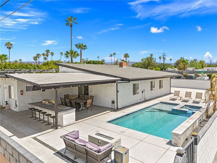 Property Photo: 589 S Mountain View CA 92264