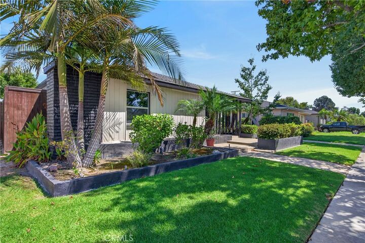 Property Photo:  3934 N Marshall Way N  CA 90807 
