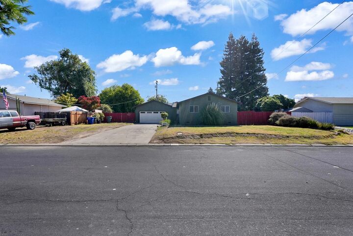 Property Photo: 3304 McGerry Street CA 95355