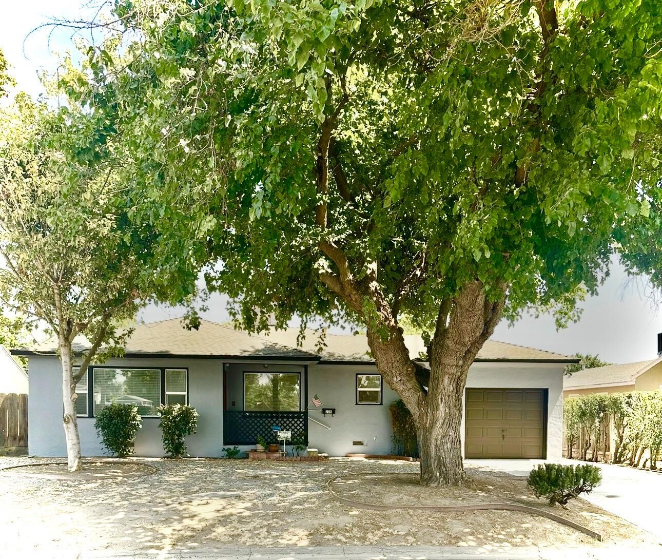 Property Photo:  208 Parry Avenue  CA 95354 
