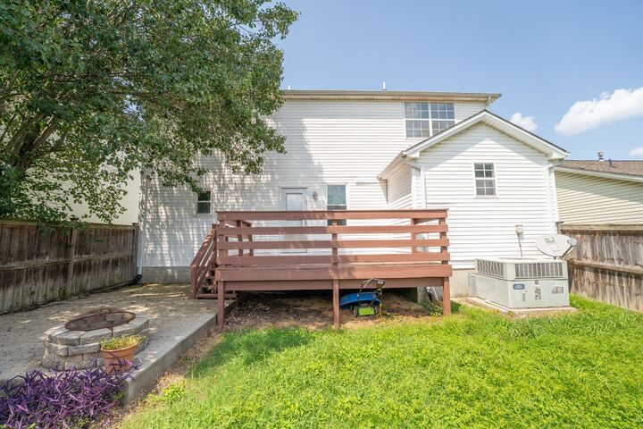 Property Photo: 104 Edgehill Ln TN 37075