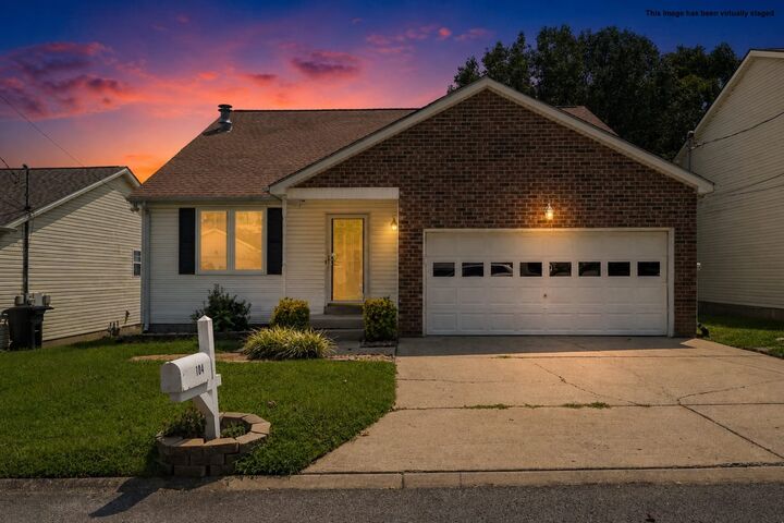 Property Photo:  104 Edgehill Ln  TN 37075 