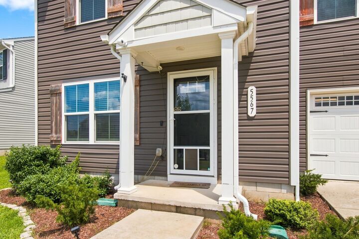 Property Photo: 5567 Compass Way TN 37037