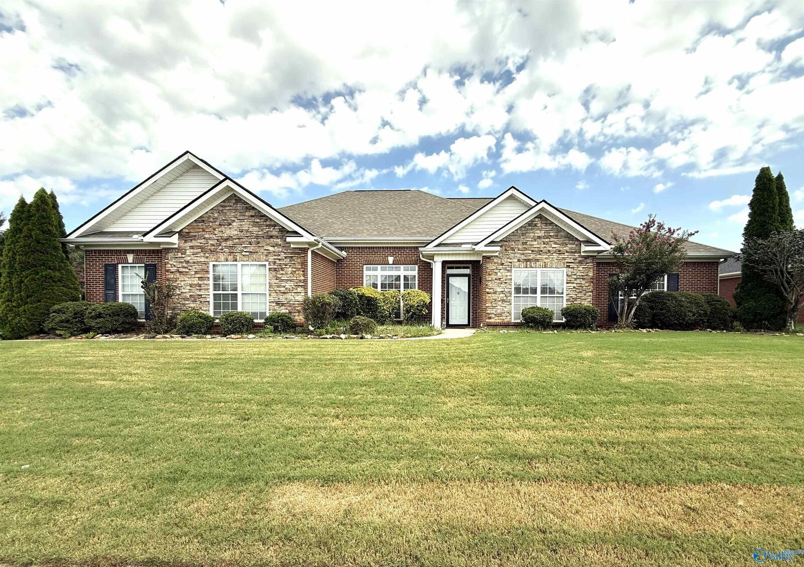 Property Photo: 225 Pennsylvania Avenue AL 35758