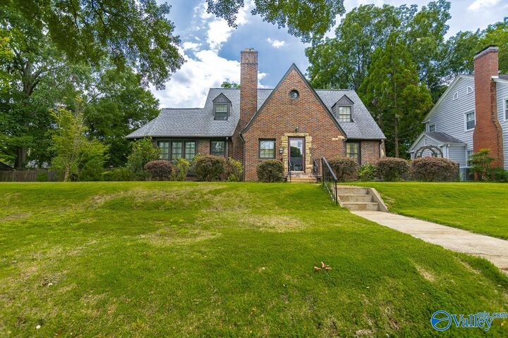 Property Photo:  1041 Jackson Street SE  AL 35601 
