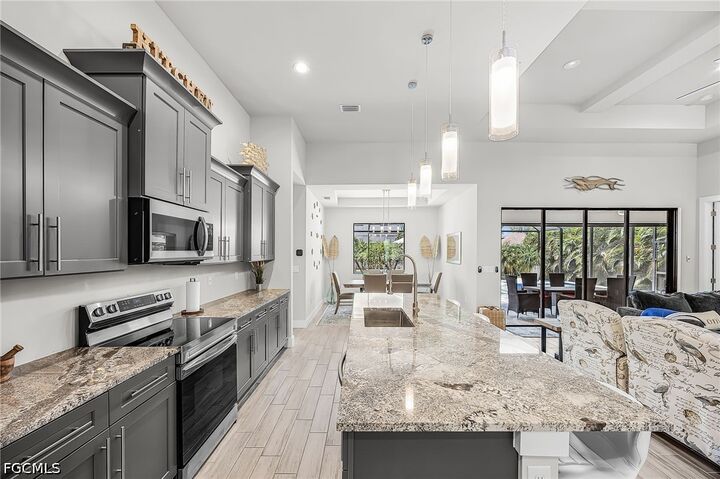 Property Photo:  5126 SW 19th Avenue  FL 33914 