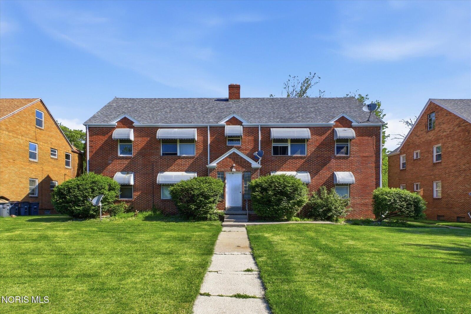 Property Photo: 1380 N Cove Boulevard OH 43606