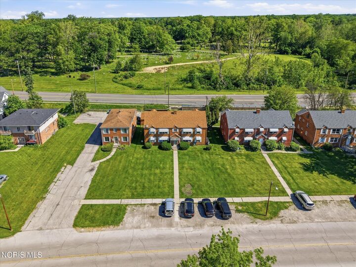 Property Photo:  1384 N Cove Boulevard  OH 43606 