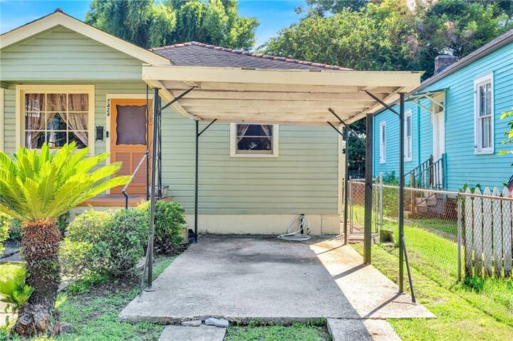 Property Photo: 7424 Hurst Street LA 70118