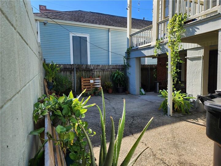 Property Photo: 1004 Josephine Street LA 70130