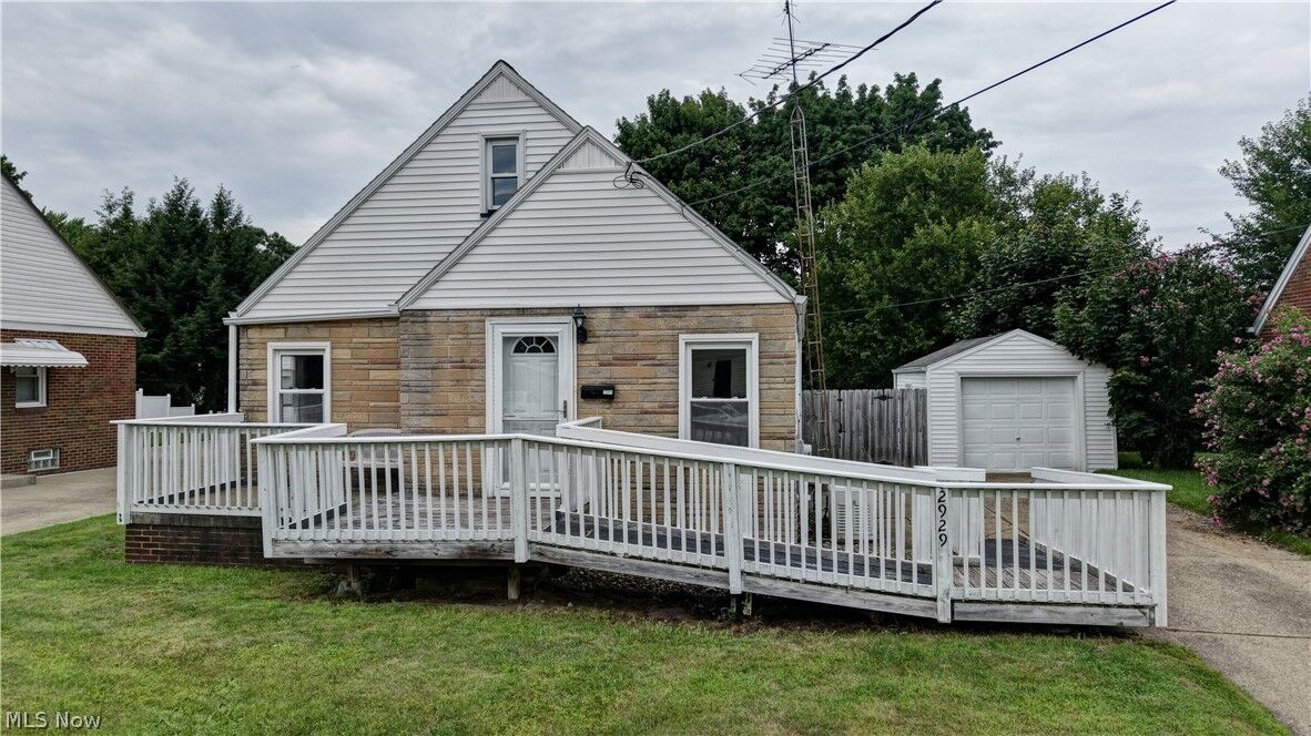 Property Photo:  2929 Helen Place NW  OH 44708 