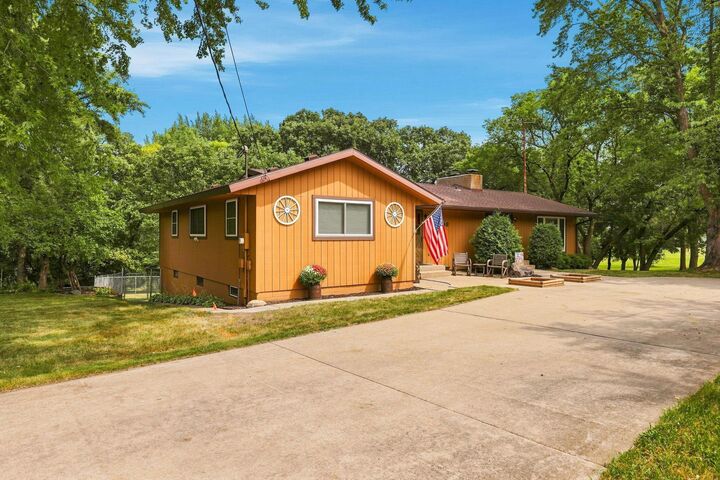 Property Photo:  1703 2nd Street SE  MN 56304 