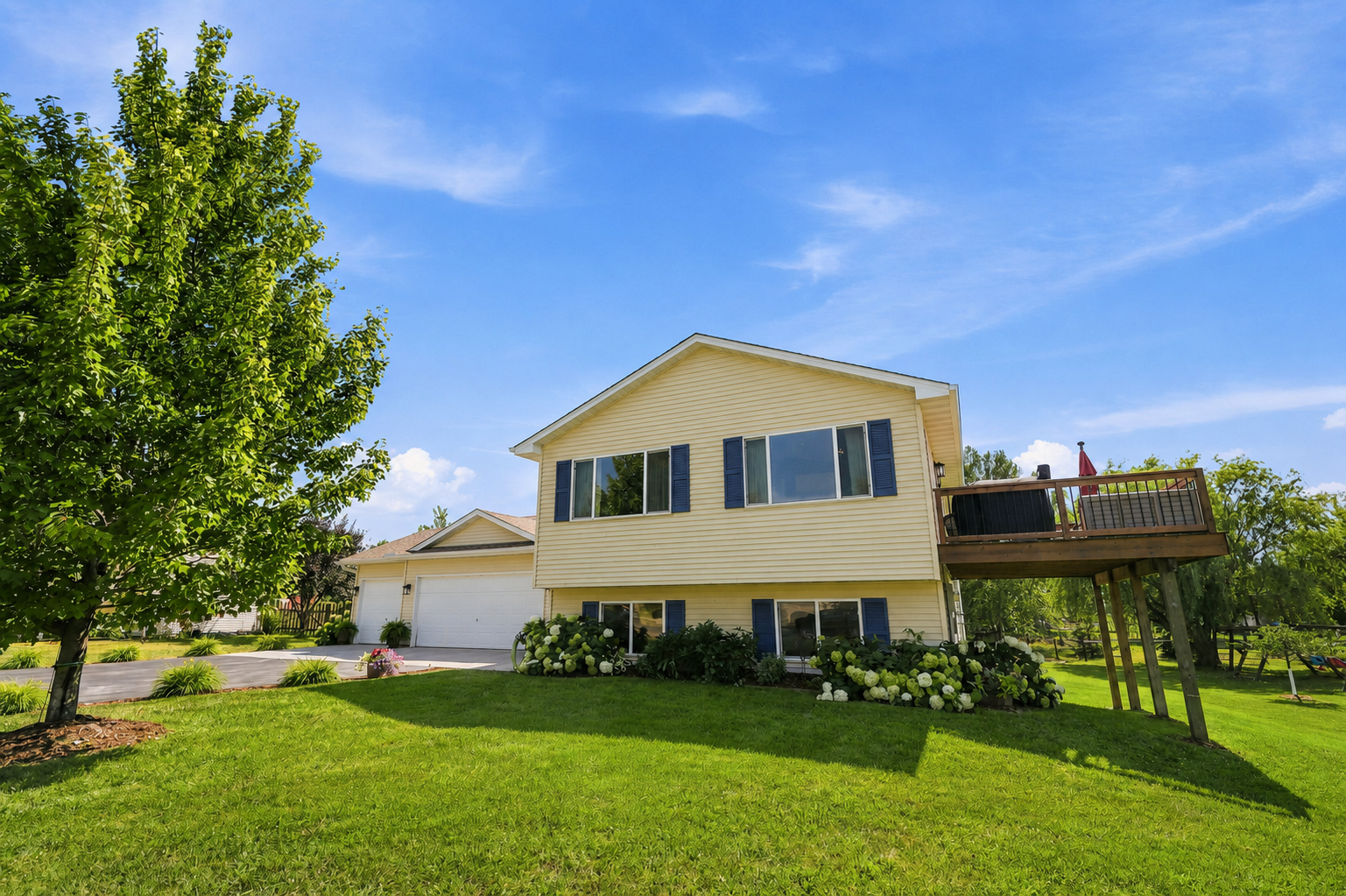 Property Photo: 926 Steamboat Lane MN 55363
