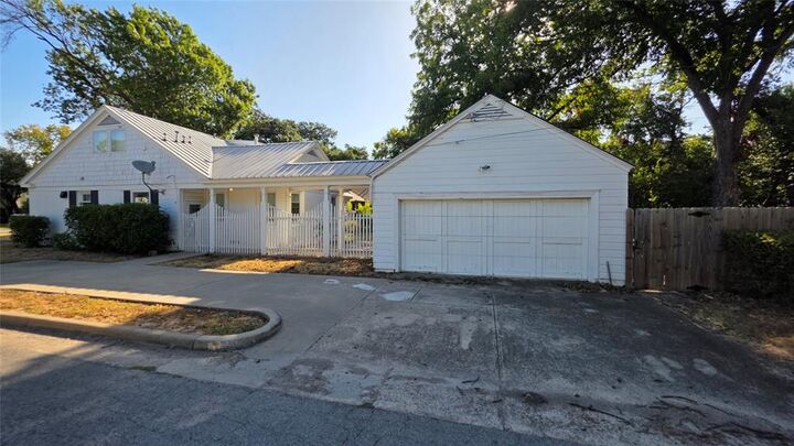 Property Photo:  3741 Hilltop Road  TX 76109 
