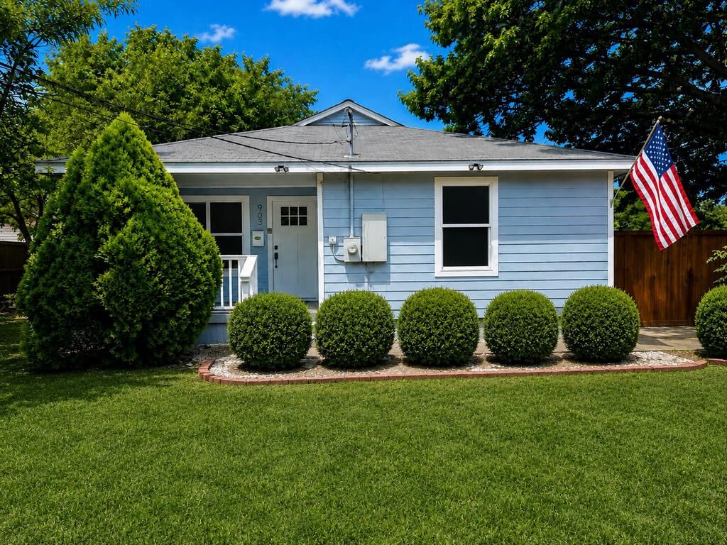 Property Photo:  903 Moore Street  TX 75069 