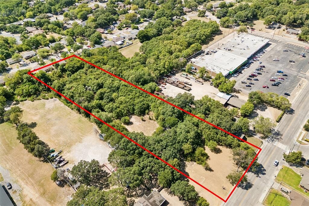 Property Photo: 335 S St Augustine TX 75217