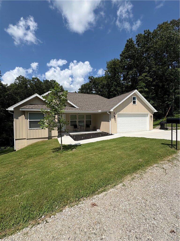 Property Photo:  8 Ampthill Lane  AR 72714 