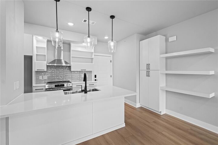 Property Photo:  3319 SE Mp Parkway 202  AR 72712 