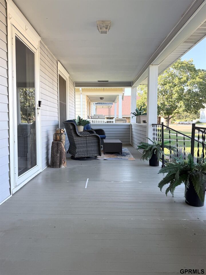 Property Photo:  505 5th Street  NE 68340 