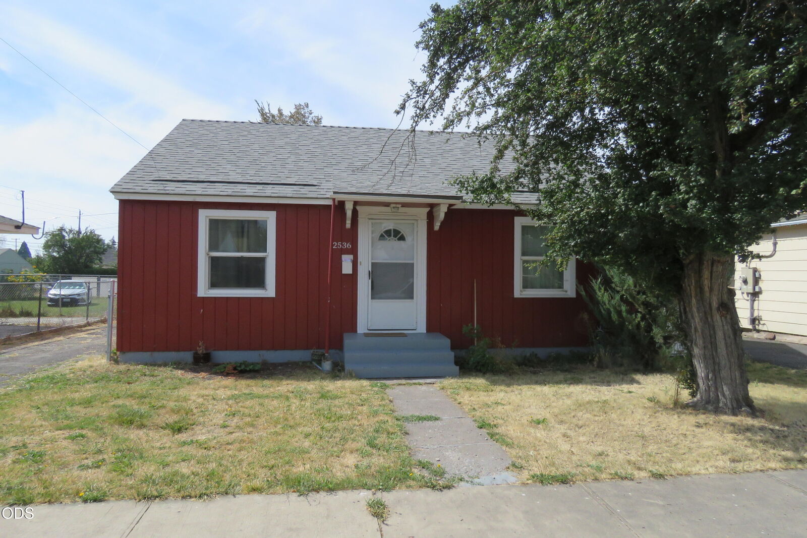 Property Photo: 2536 Darrow Avenue OR 97601