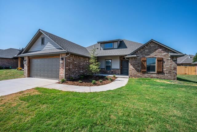 Property Photo: 2009 W Flintlock Way OK 73064