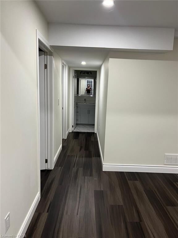 Property Photo:  281 Woodbine Avenue Bsmt  ON N2R 0L2 