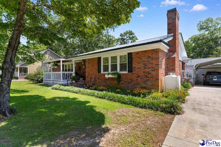 Property Photo: 414 Chatham Place SC 29501