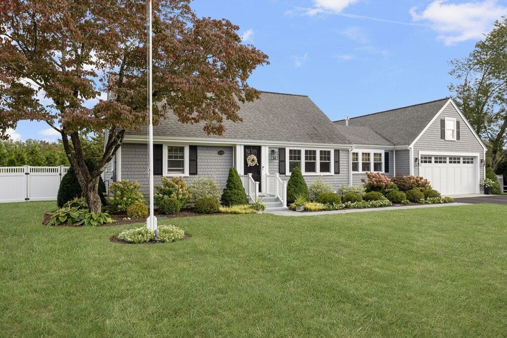 Property Photo:  129 Fieldwood Ave  MA 02771 