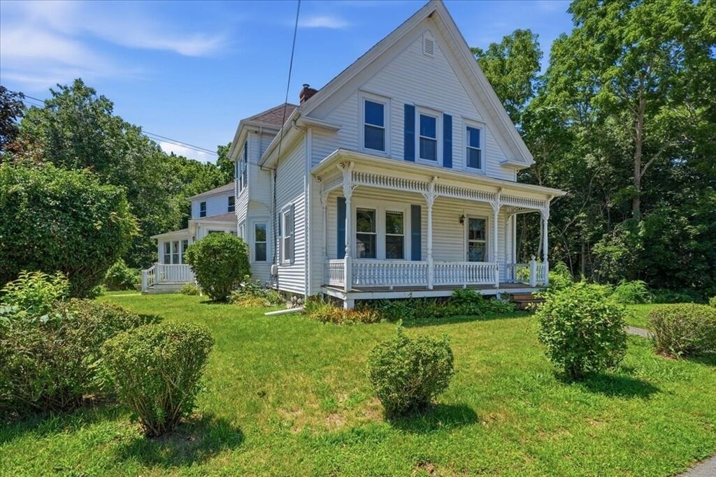 Property Photo:  74 Wareham St  MA 02346 