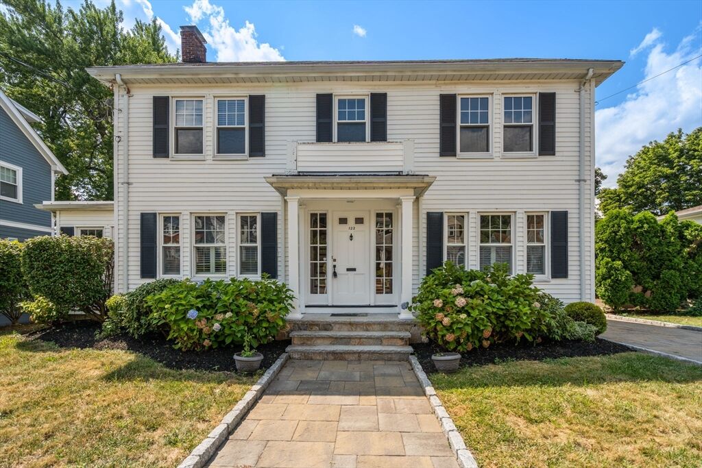 Property Photo:  122 Lincoln Rd  MA 02155 